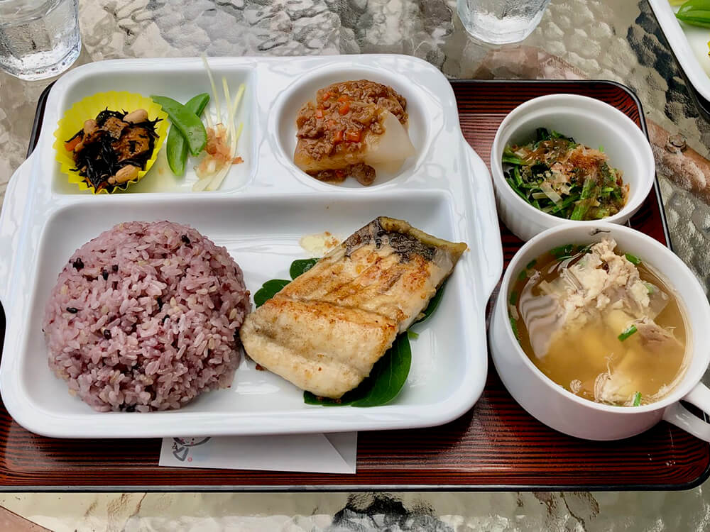 Foods 島の恵みをいただく身体が喜ぶ「食」03